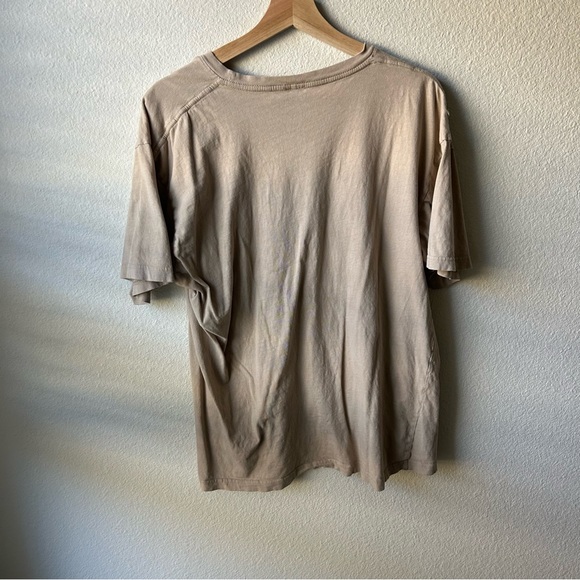 Free Spirit Graphic T-Shirt - Picture 6 of 7